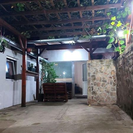 Airport Apartment Air Surcin Luaran gambar