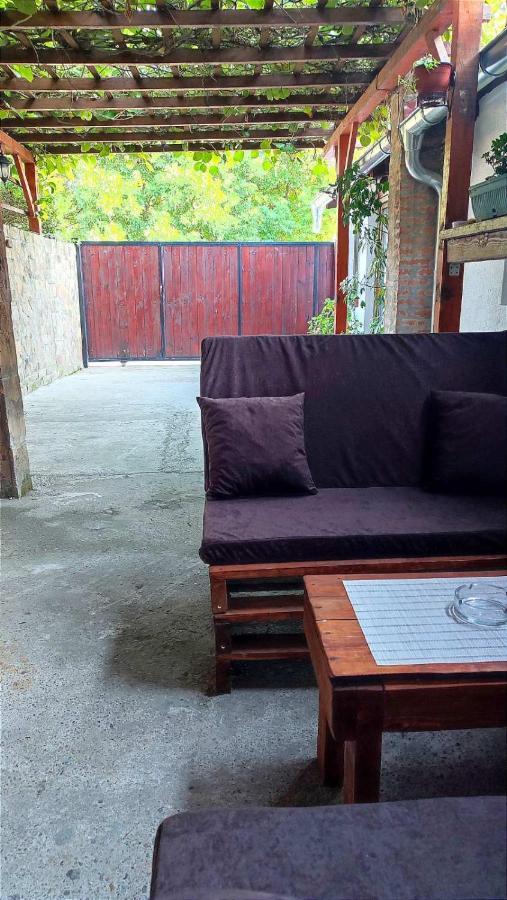 Airport Apartment Air Surcin Luaran gambar